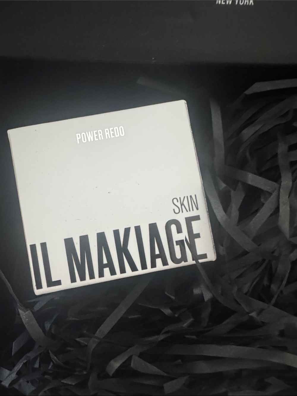 IL MAKIAGE Skin Power Redo Compact in White